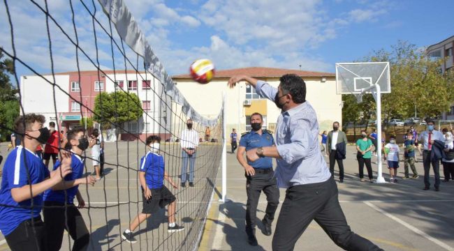 Başkan Acar ve öğrencilerden renkli buluşma
