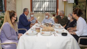 Başkan Arda, alzheimer ve demans hastalarının yanında