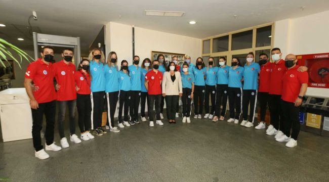 Başkan Çerçioğlu Balkan Kupası'nı kazanan Aydın'ın Sultanlarını ağırladı