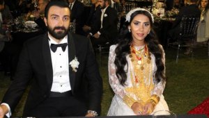 Düğünde 2 milyon lira nakit ve 4 kilo altın takıldı