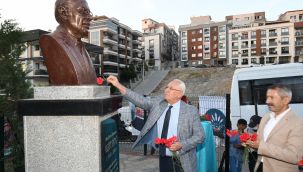 Bozkırın Tezenesi 'Neşet Ertaş' Karabağlar'da anıldı