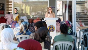 Buca'da annelere bebek besleme bakım eğitimi