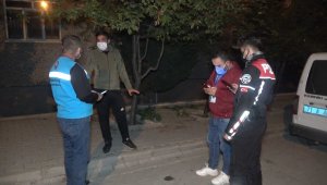 Çöp atmaya çıkan koronalı genç, 4 bin 50 lira ceza yedi