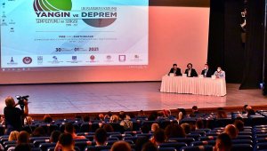 Deprem ve yangın uzmanları İzmir'de buluştu