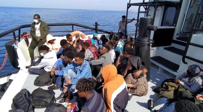 Dikili ve Çeşme açıklarında 58 düzensiz göçmen kurtarıldı