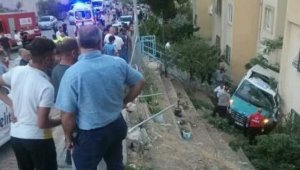 Düğüne giden minibüs apartman bahçesine düştü: 20 yaralı