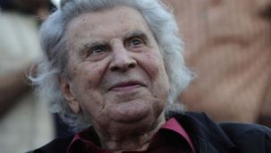 Dünyaca ünlü müzisyen Theodorakis hayatını kaybetti