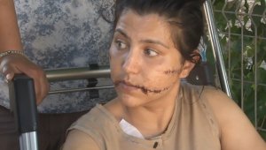 Eşinin banyoya kilitleyip 100 yerinden bıçakladı