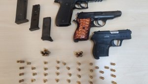 Evinden cephanelik çıktı