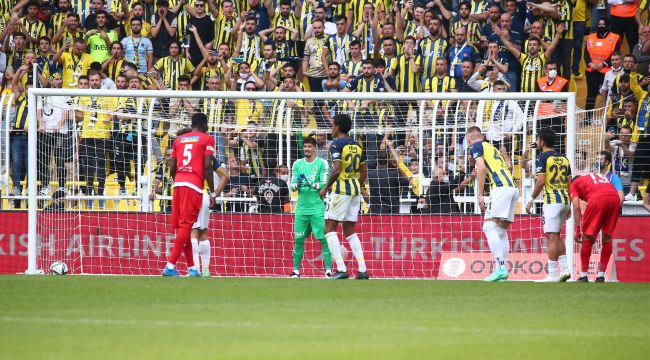 Fenerbahçe evinde puan kaybetti