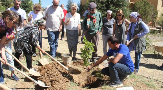 Ferhan Şensoy'un adı Sonsuz Şükran Köyü'nde yaşayacak