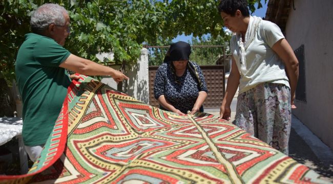 Helvacı kilimini Aliağalı kadınlar yaşatacak