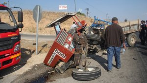 İkiye bölünen traktörden sağ çıktı