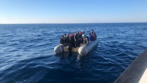 İzmir açıklarında 114 düzensiz göçmen yakalandı