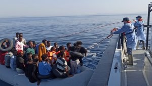 İzmir açıklarında 166 düzensiz göçmen kurtarıldı