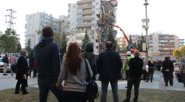 İzmir depreminde 11 kişinin öldüğü binanın mimarı tahliye edildi