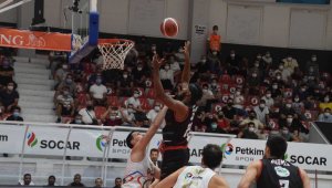 İzmir derbisinde kazanan Pınar Karşıyaka oldu