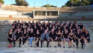 İzmir Şehir Tiyatrosu 70 yıllık aradan sonra Azizname ile dönüyor