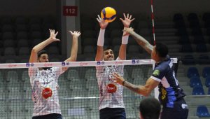 İzmir Voleybol Turnuvasında ikinci gün 