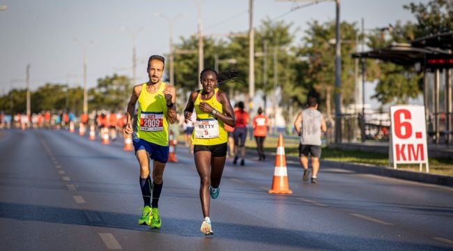 İzmir Yarı Maratonu'nda zafer, Kenya ve Etiyopyalı atletlerin
