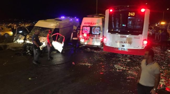 İzmir'de 6 araçlık zincirleme kaza: 11 yaralı
