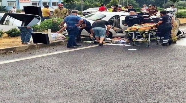 İzmir'de iş makinesi ve otomobil çarpıştı: 1 ölü