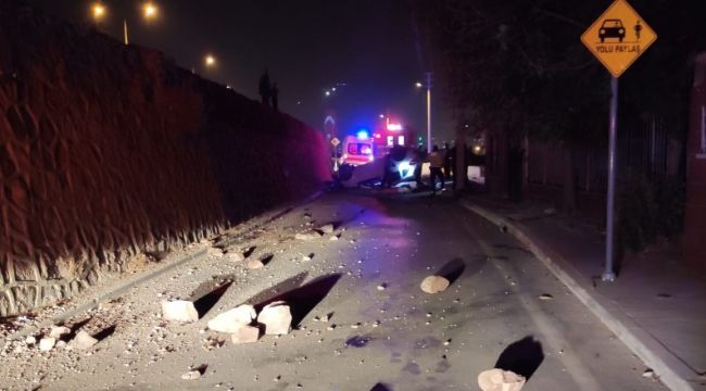 İzmir'de kontrolden çıkan araç yan yola uçtu: 1 ölü
