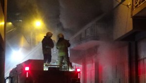 İzmir'de mobilya atölyesinde yangın