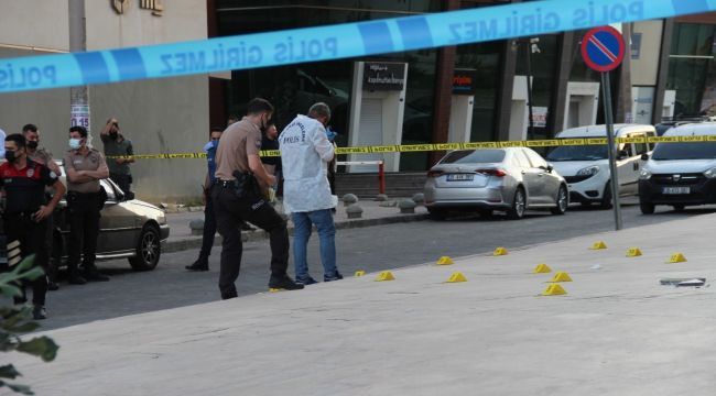 İzmir'de müteahhitlerin çatışmasında 4 yaralı