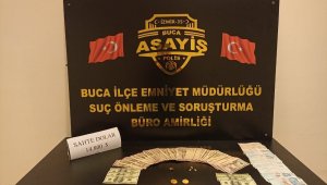 İzmir'de sahte dövizle kuyumcuyu dolandırdılar