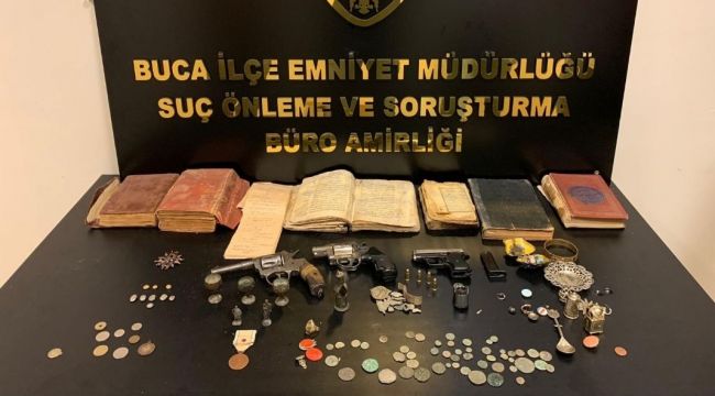 İzmir'de şüpheli kadının çantasından çıkanlar şoke etti