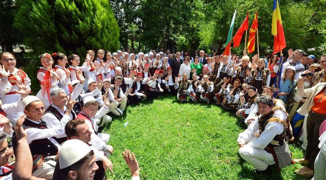 İzmir'den tüm dünyaya barış mesajı