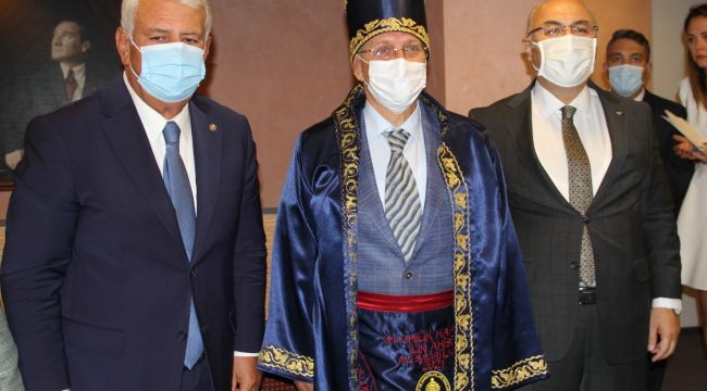 İzmir'in ahisi şed kuşandı