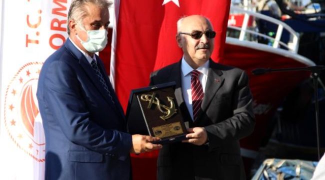İzmirli balıkçıları Vali Köşger uğurladı