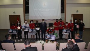 İzmirli öğrenciler TEKNOFEST'e damga vurdu