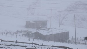 Kar kalınlığı 30 santimetreye ulaştı