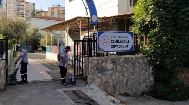 Karabağlar'da okullara temizlik desteği