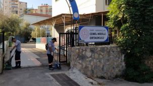 Karabağlar'da okullara temizlik desteği