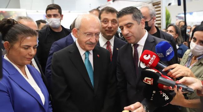 Kılıçdaroğlu'ndan Menderes Standı'na ziyaret
