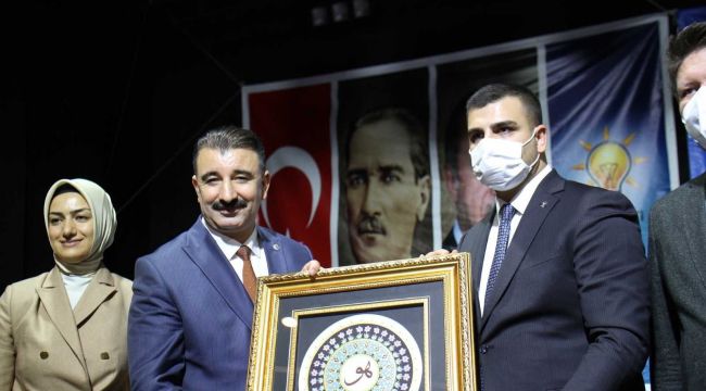 Kılıçdaroğlu turist vekil, "Alsancak'a bıraksak tek başına Bornova'ya gidemez"
