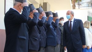 KKTC Cumhurbaşkanı Tatar, İzmir'de Kıbrıs gazileriyle buluştu