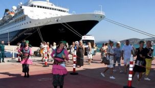 Kuşadası mutlu! 16 ay sonra ilk kez geldi