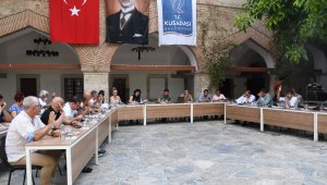 Kuşadası sokaklarını heykeller süsleyecek