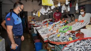 Kuşadası'nda balık tezgahları denetlendi