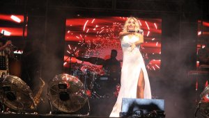 Manyas, İrem Derici ile coştu