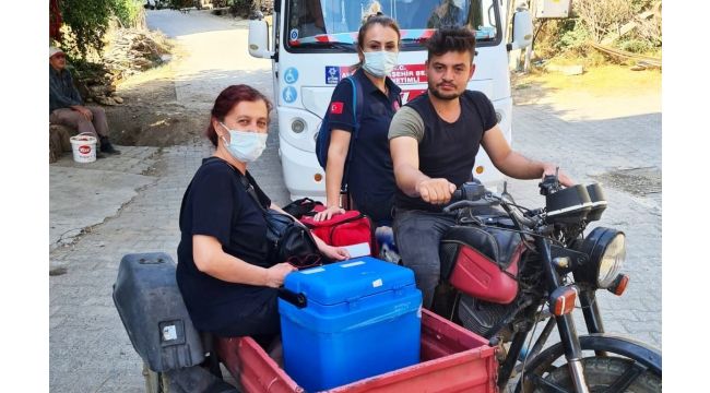 Motosikletle gidip, 108 kişiyi aşıladılar