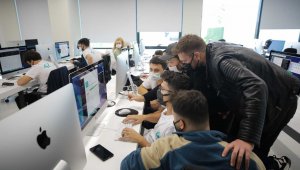 Öğretmensiz ve iş garantili yazılım okulu