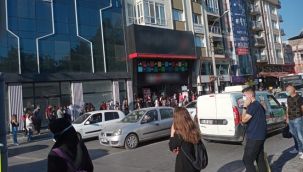 Okullar açıldı, İzmir trafiği felç oldu