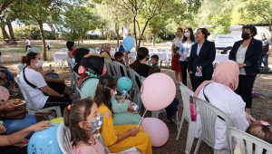 Onkoloji servisindeki miniklerin yüzü Buca'da güldü