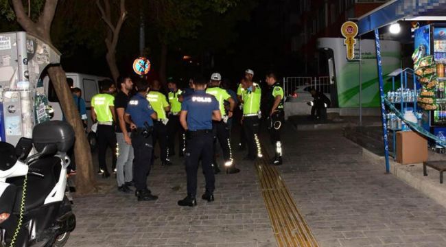 İzmir'de polise bıçak çeken şüpheli, vuruldu